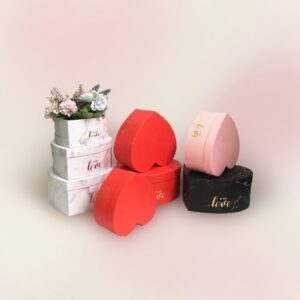 SET DE 3 CAJAS EN FORMA DE CORAZÓN - WITH LOVE